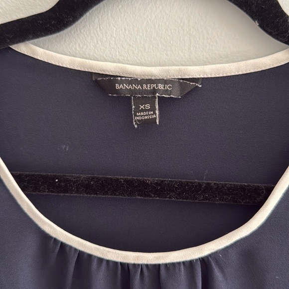 Ann Taylor Navy Flowy Top - Picture 4 of 5